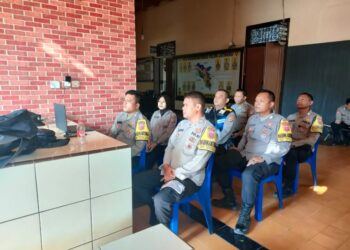 Antisipasi TPPO, Bhabinkamtibmas Polsek Jatiwangi Ikuti Zoom Meeting